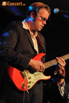 Rick Estrin & The Nightcats