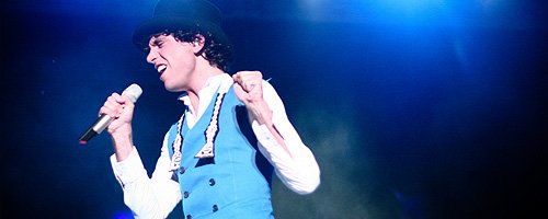RECENZIE: Mika în premieră în România