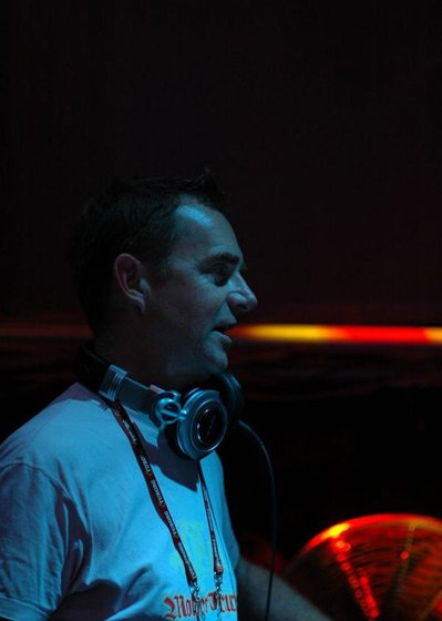 Nick Warren în Divino Glam Club din Galaţi