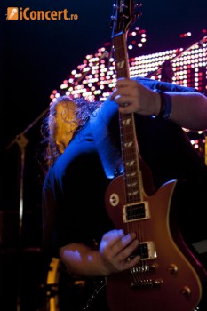 Labyrinthic Metal Evening