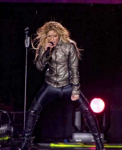 shakira_07-05-2011alex_chelba-14