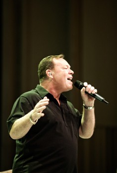 ali-campbell-ub40-bucharest-live-concert-5
