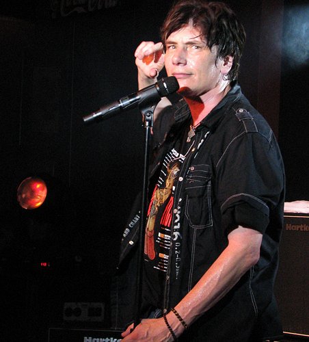 mr-big-hard-rock-cafe-bucharest-concert-1