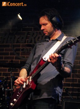 mr-big-hard-rock-cafe-bucharest-concert-10