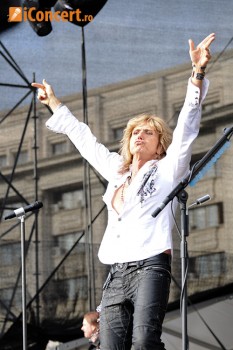 3-whitesnake-rock-the-city-2011-live-concert-2