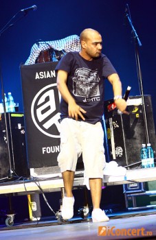 asian-dub-foundation-bestfest-2011-live-concert-13
