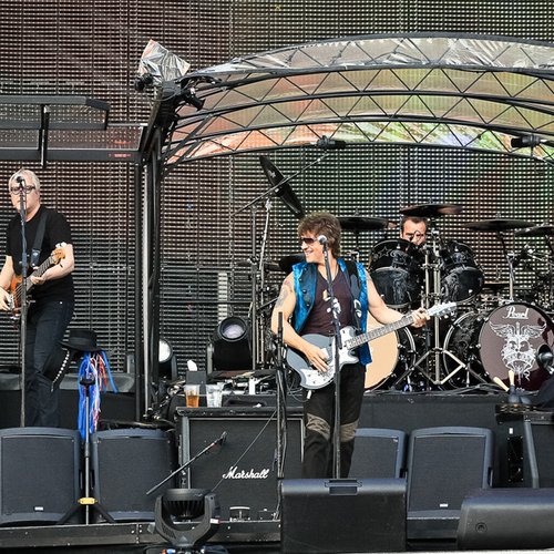 bon-jovi-live-concert-bucharest-2011-12