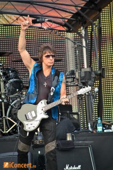 bon-jovi-live-concert-bucharest-2011-13