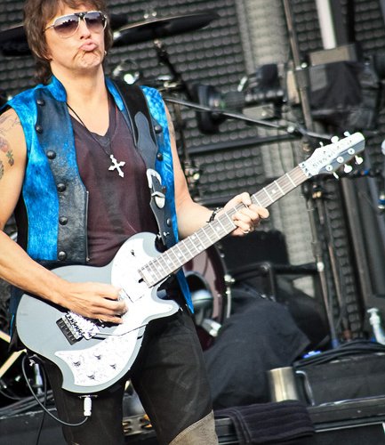 bon-jovi-live-concert-bucharest-2011-14