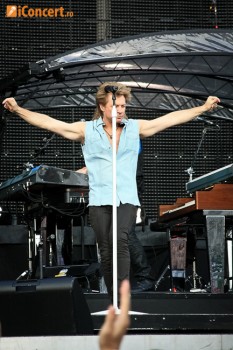 bon-jovi-live-concert-bucharest-2011-17