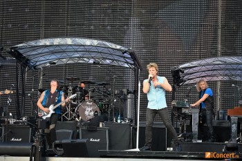 bon-jovi-live-concert-bucharest-2011-54