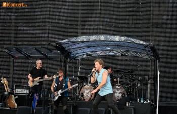 bon-jovi-live-concert-bucharest-2011-55
