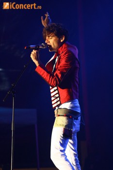 mika-bestfest-2011-live-concert-1