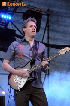 mike-and-the-mechanics-rock-the-city-2011-bucharest-2