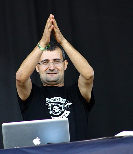 suie-paparude-bestfest-2011-live-concert-6