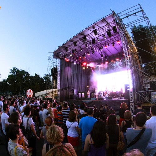2-public-concert-in-memoriam-amy-winehouse-bucuresti-3