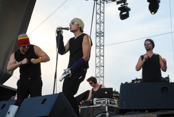 belga-concert-peninsula-2011-tuborg-main-stage-6