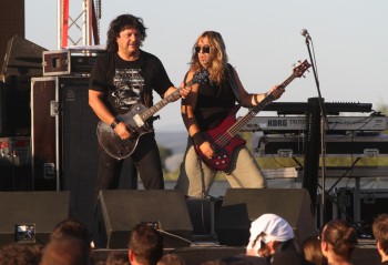 compact-concert-peninsula-2011-kiss-terace-3