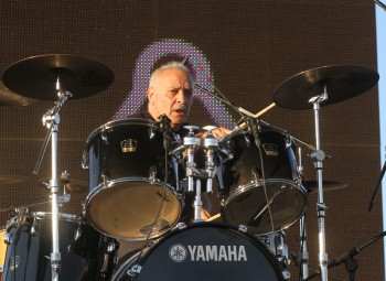 compact-concert-peninsula-2011-kiss-terace-6