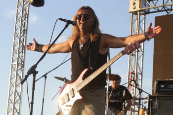 compact-concert-peninsula-2011-kiss-terace-9