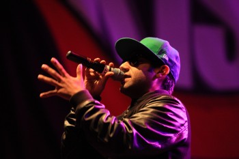 foreign-beggars-concert-peninsula-2011-kiss-terace-4