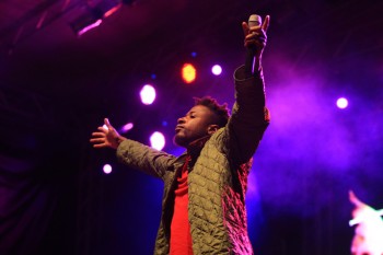 foreign-beggars-concert-peninsula-2011-kiss-terace-5