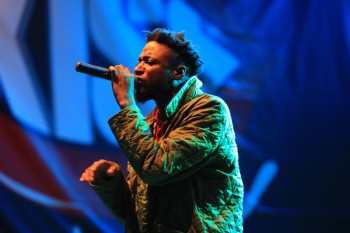 foreign-beggars-concert-peninsula-2011-kiss-terace-6