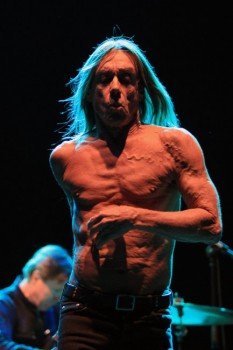 iggy-and-the-stooges-concert-peninsula-2011-tuborg-main-stage-4