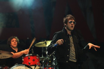 kasabian-concert-peninsula-2011-tuborg-main-stage-5