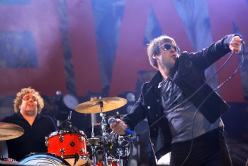 kasabian-concert-peninsula-2011-tuborg-main-stage-6