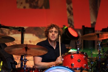 kasabian-concert-peninsula-2011-tuborg-main-stage-8