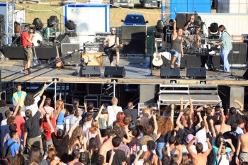 luna-amara-concert-peninsula-2011-tuborg-main-stage-11
