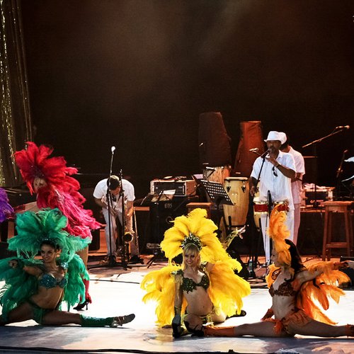 tropical-dance-crew-13