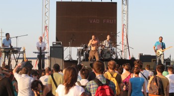 vad-fruttik-concert-peninsula-2011-kiss-terace-12