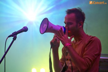 2-the-amsterdams-live-concert-2011-11