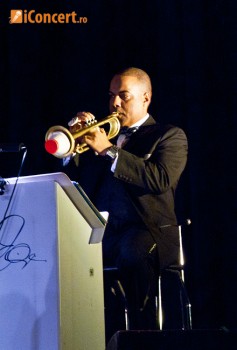 duke-ellington-orchestra-live-concert-2011-18