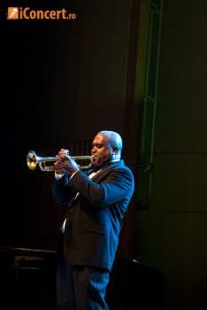 duke-ellington-orchestra-live-concert-2011-22