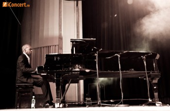 duke-ellington-orchestra-live-concert-2011-5