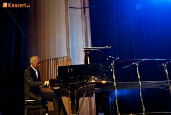 duke-ellington-orchestra-live-concert-2011-9