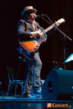 elvis-costello-live-concert-bucharest-2011-1