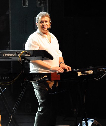 pasarea-colibri-live-bucuresti-19-ani-6