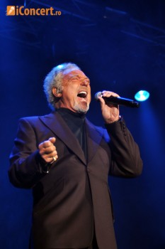 tom-jones-live-concert-bucharest-2011-19