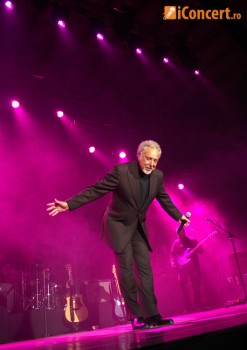 tom-jones-live-concert-bucharest-2011-2