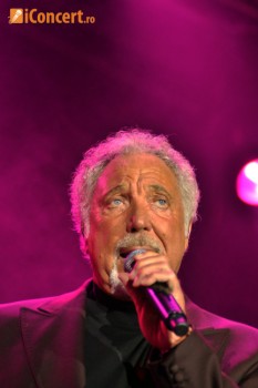 tom-jones-live-concert-bucharest-2011-7
