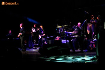 2-engelbert-humperdinck-live-concert-bucharest-2011-11