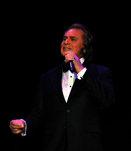 2-engelbert-humperdinck-live-concert-bucharest-2011-2