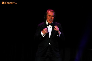 2-engelbert-humperdinck-live-concert-bucharest-2011-3