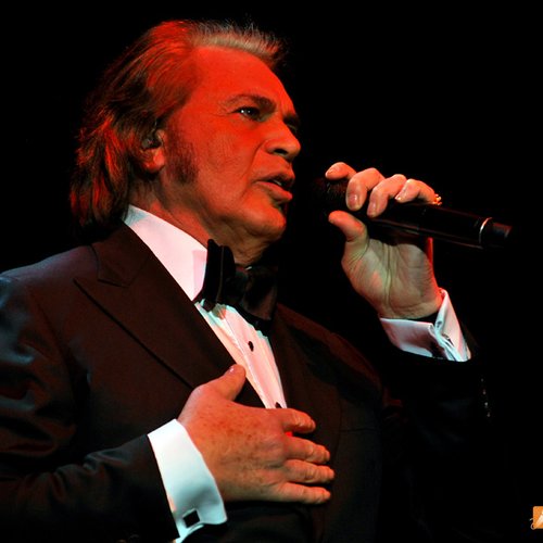 2-engelbert-humperdinck-live-concert-bucharest-2011-7