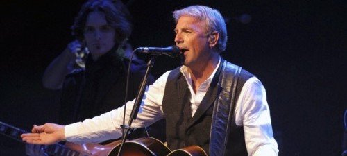 Kevin Costner & Modern West în concert la Bucureşti