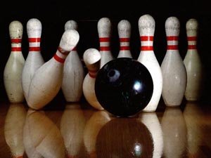 Retro Party in Bowling Club Strikers din Suceava